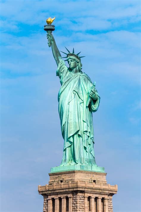 Style On Wallpaper Original Statue Of Liberty For Your Swimmingpool