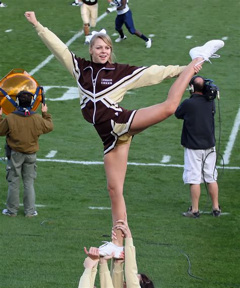 Cheerleader Does And Acrobatic Pose Lehigh University Vs Flickr