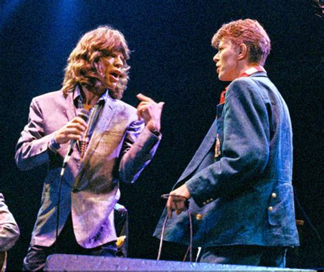The Rolling Stones Mick Jagger Pays Tribute To David Bowie On Twitter