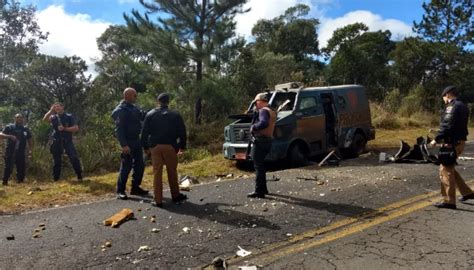 Assaltantes Fecham Rodovia Caminh O E Explodem Carro Forte Na Pr