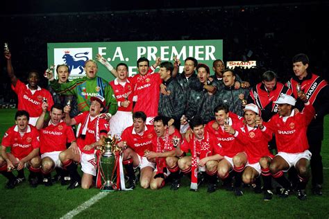 199293 Season Review Man Utd Win First Pl Title