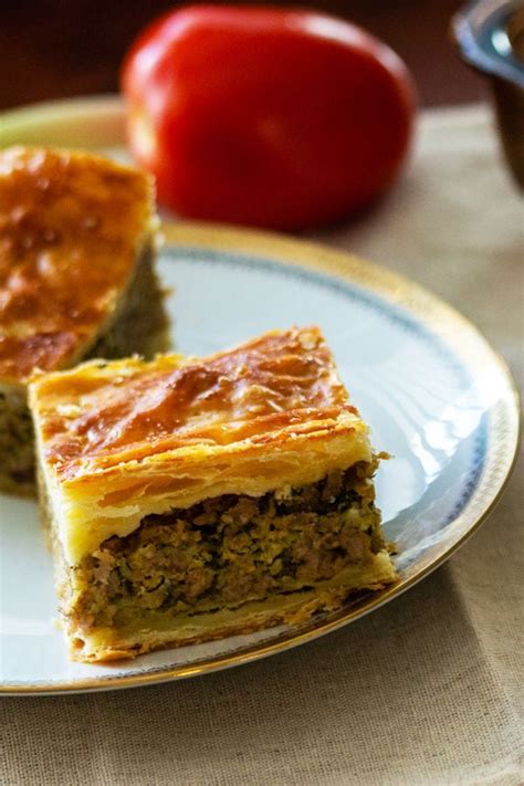 A tempting and varied collection of puff pastry recipes, from snacks and pies to delicate mille feuille. Easter Puff Pastry Minced Meat Pie Recipe