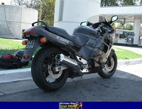 If you would like to get a quote on a new 2005 honda cbr® 1000rr use our build your own tool, or compare this bike to other sport motorcycles.to view more specifications, visit our detailed specifications. 1992 Honda CBR 1000 F: pics, specs and information ...