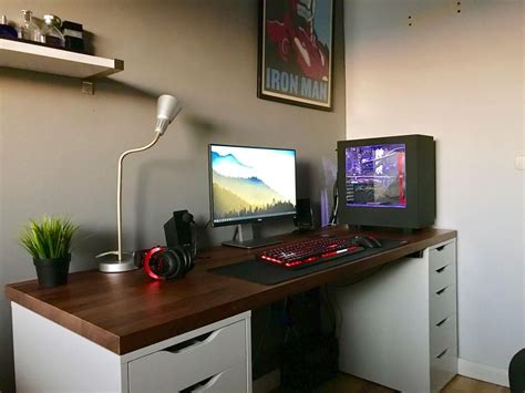 Eureka ergonomic gaming desk l60 (£189.00). A small room but here's the result | Home office setup, Computer desk setup, Gaming room setup