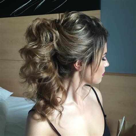 30 Eye Catching Ways To Style Curly And Wavy Ponytails Hair Styles