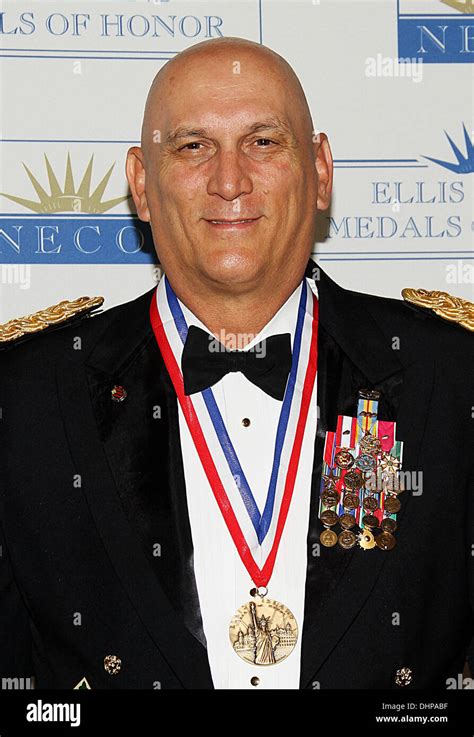 Raymond Odierno Hi Res Stock Photography And Images Alamy