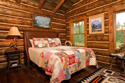 35 Gorgeous Log Cabin Style Bedrooms To Make You Drool
