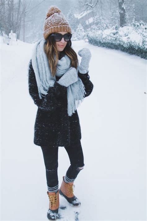 What To Wear In The Snow 13 Cute Warm And Dry Outfit Ideas