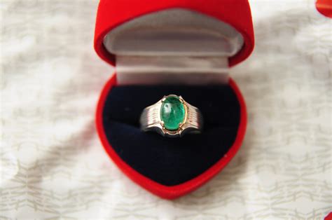 Selain itu model juga mempengaruhi harga cincin yang anda inginkan. Zamrud Online: Cincin Zamrud Colombia (Z42) RM 1300
