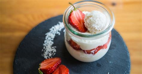 Erdbeer- Raffaello Dessert