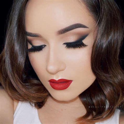 Trendy Makeup Styles To Try This Season