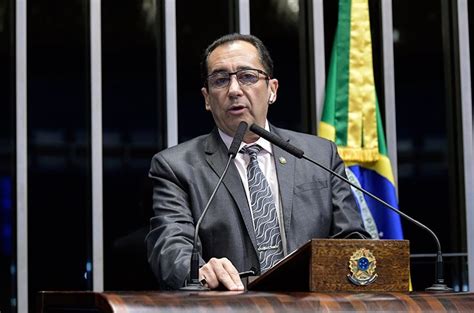 Profundamente focado, desde o início, decidiu que faria um trabalho, agora em escala nacional, em defesa de um tratamento digno e eficaz para os. Senador Kajuru propõe alteração na forma de escolha dos ...