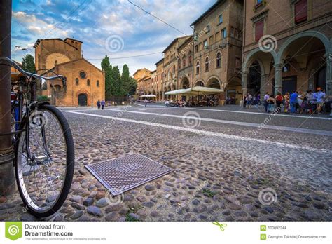 Il quartiere piazza bologna si trova tra via nomentana e via tiburtina, all'altezza della cinta ferroviaria e della tangenziale est. Piazza Bologna Roma Sera : Il Quartiere Nomentano a Roma ...