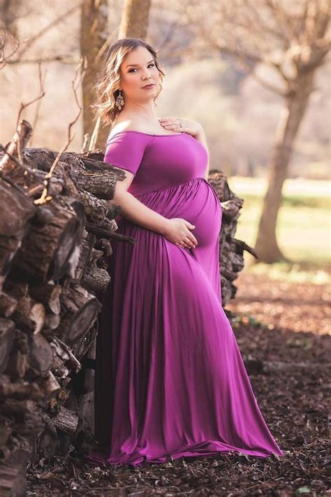 New Plus Size Maternity Photo Shoot Headshot