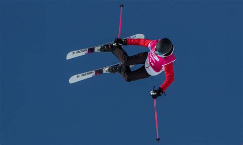 Eileen gu prepares for her run a day during the x games aspen. Eileen Gu vuelve a arrasar con oro en el Big Air de esquí ...