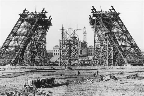 Construction De La Tour Eiffel à Paris