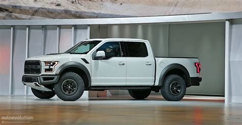 Ford F 150 Raptor Gets A Supercrew Version In Detroit Looks Awesome