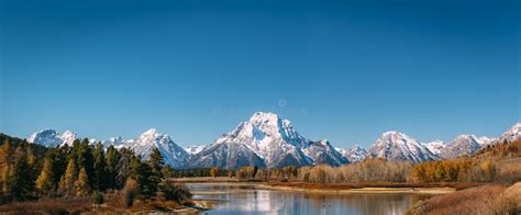 Oxbow Bend Viewpoint On Mt Moran Snake River And Its Wildlife During