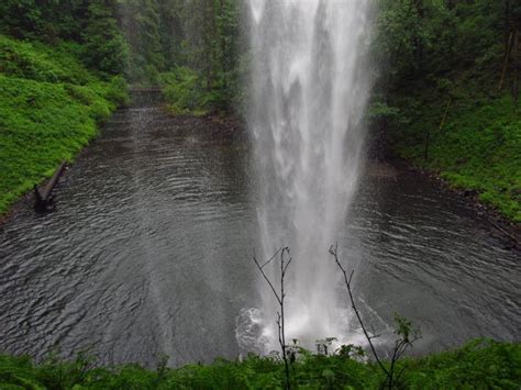 Walk Behind Waterfalls On This One Of A Kind Hike In Oregon Oregon