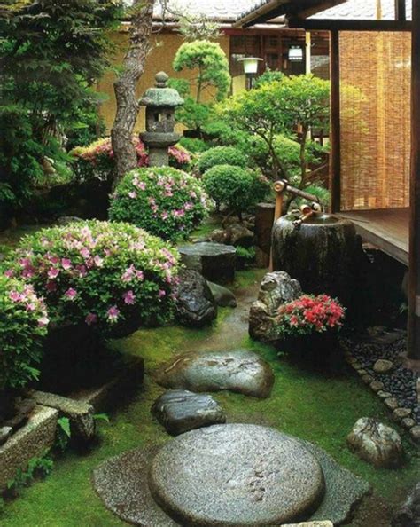 Beautiful Japanese Courtyard With Grass And Rock Homemydesign