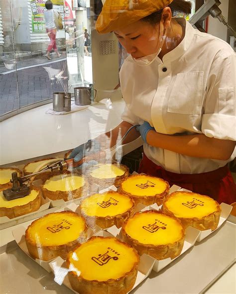 You can get these delicious looking cheese tarts at 1 utama starting 6 december 2016 from 2pm onwards. Pablo Cheese Tart Is Opening Its First Outlet In Singapore ...