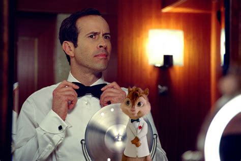 Jason Lee Reprises Role In Alvin And The Chipmunks Chipwrecked