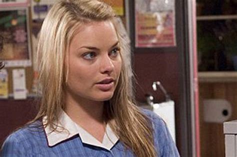 Neighbours Cast Margot Robbie Drops Bombshell On Donna Freedman Daily Star