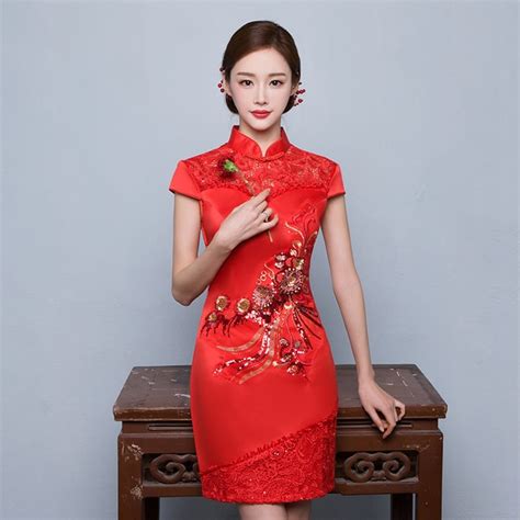 2022 new red chinese women traditional dress silk satin cheongsam mini sexy qipao flower wedding