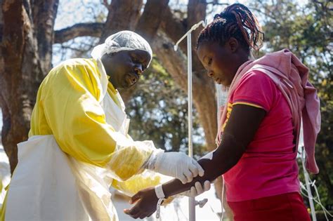 Zimbabwe Fighting To Contain Cholera Outbreak