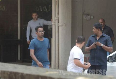 Salman Khans Friend Aamir Khan Meets Him A Day After Verdict Raj