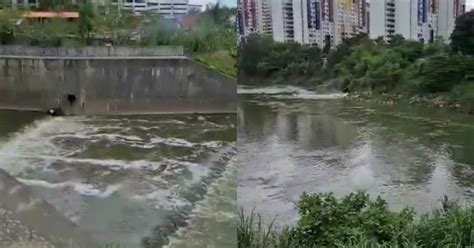 It's unique精致马六甲 588 views7 months ago. Malaysian Shares Video Of Klang River Looking Unsually ...