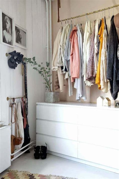 Especially if you have a small bedroom because if your bedroom is small, organization is even more important. 28 Small Bedroom Organization Ideas That Are Smart and ...