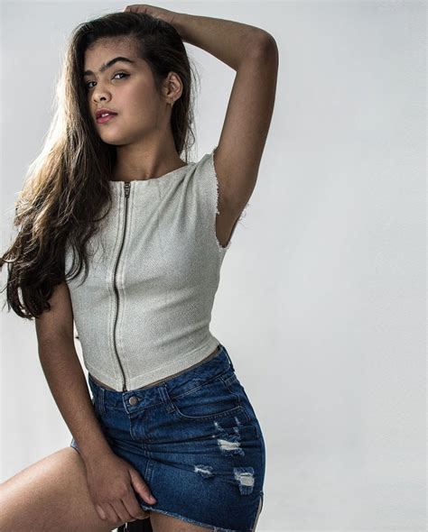 Júlia Alves Model Club Agency