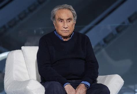 Stavo per raggiungerla, da milano a napoli (dove de feo viveva, ndr), per festeggiare con lei il mio novantesimo. Emilio Fede arrestato a Napoli per evasione - ROAD TV ITALIA