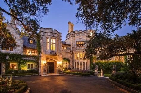 19 Gorgeous Houses That Look Like Castles Gorgeous Houses Design