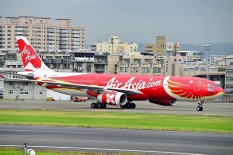 International transfer at klia2 should not be a problem. AirAsia Files Court Action Against Malaysia Airports ...