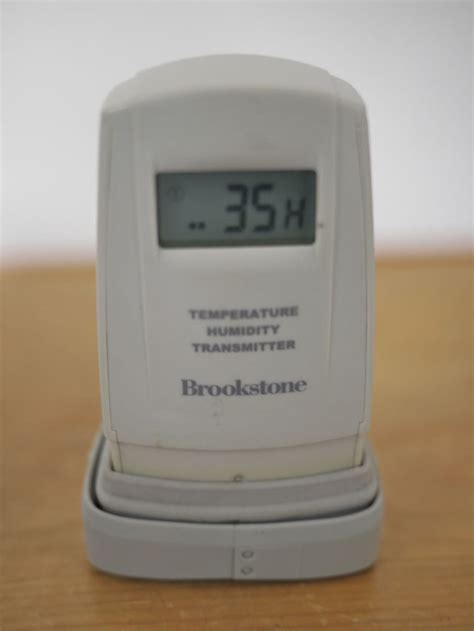 Brookstone Indoor Outdoor Wireless Thermometer Hygrometer W