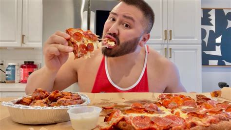 Fat Guy Eating Pizza Wings Mukbang Youtube