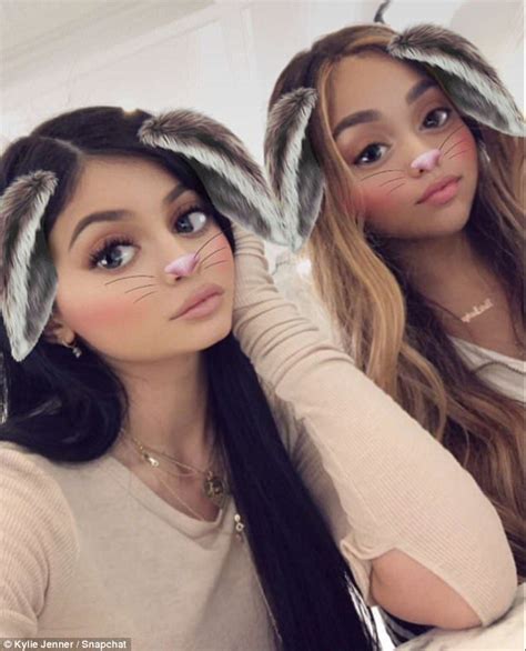 Kylie Jenner Relaxes In Bed With Her Best Friend Jordyn Woods Kylie