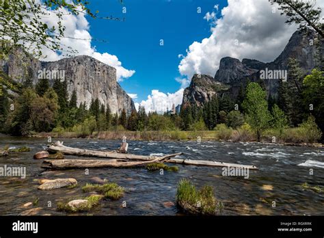 Yosemite 042816 8 Gates Of The Valley Stock Photo Alamy