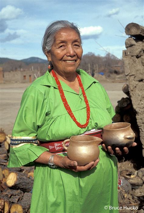Photographs Of Pueblo And Southwest Indian Pottery And Potters