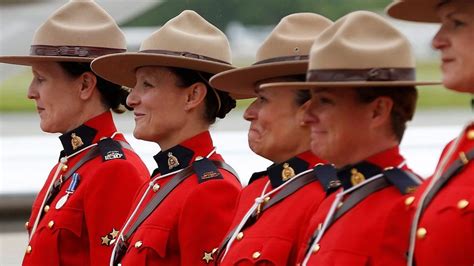 Canadas Mounties Allow Women In Uniform To Wear Hijabs Bbc News
