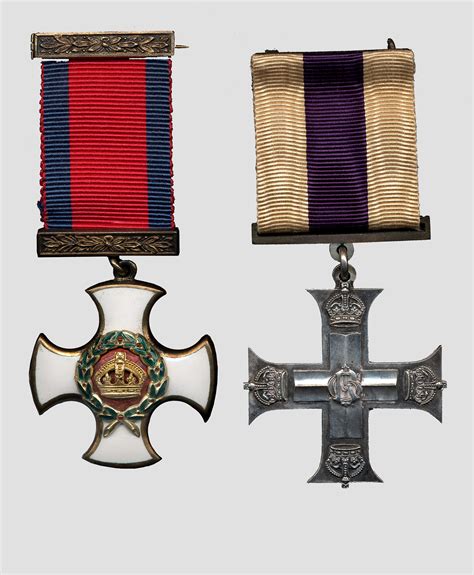 Medals Distinguished Service Order And Military Cross Canada And
