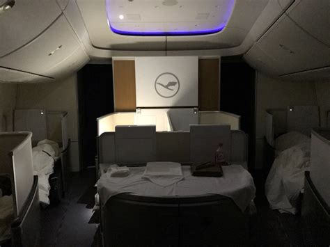 Review Lufthansa 747 8 First Class Los Angeles To Frankfurt Live And