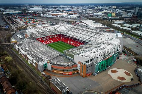 Old Trafford The History And Legacy Of The Theater Of Dreams Calcio Deal