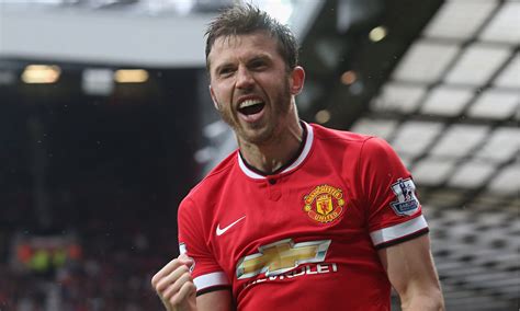 Manchester Uniteds Michael Carrick So Smooth He Plays In A Dinner