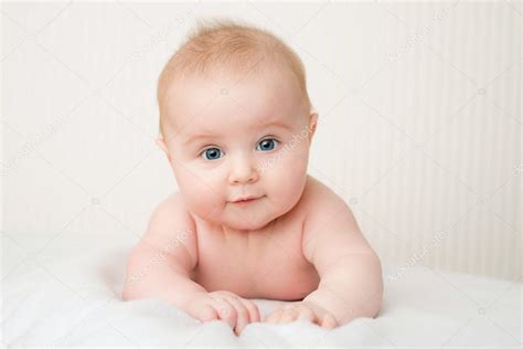 Adorable Bebé Fotografía De Stock © Gekaskr 23556995 Depositphotos