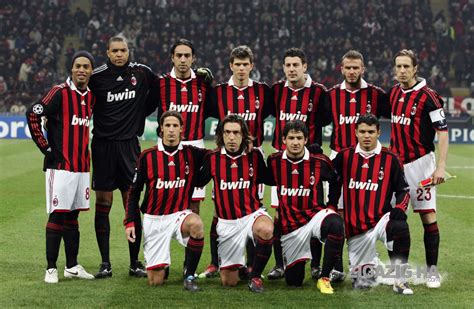 Follow sportsmail's dan ripley for full live europa league coverage of manchester united vs ac milan, including scoreline, lineups and. Hình nền đẹp ac milan team 2010 (12)