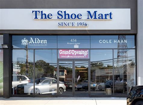 An Outside View Of Theshoemart In Norwalk Ct The Exclusive