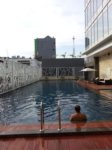 Novotel Makassar Grand Shayla Pool Pictures And Reviews Tripadvisor